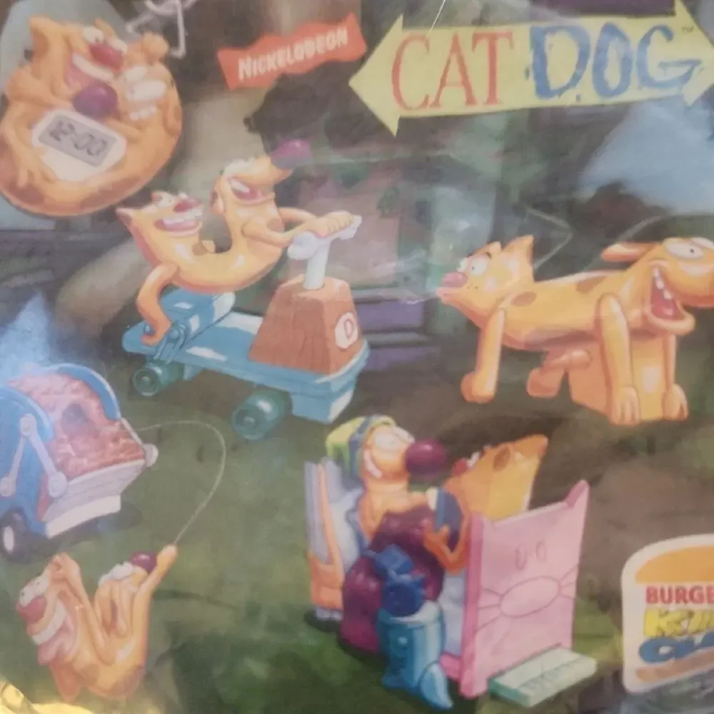 Nickelodeon Yellow Cat Dog Action Figure Burger King Toy Unopened vintage